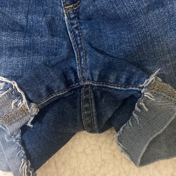 Just USA distressed cuffed shorts - Picture 3 of 4